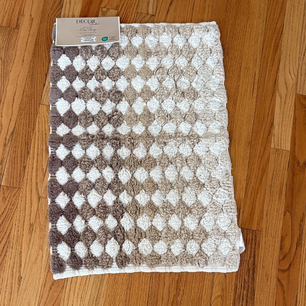 Geometric Pattern Rug in Brown and Cream